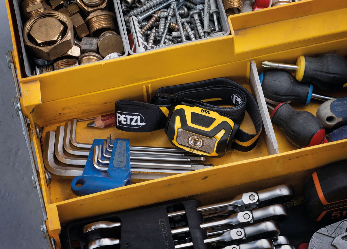 PETZL Hybridstirnlampe ARIA 2R, 600 Lumen, gelb/schwarz