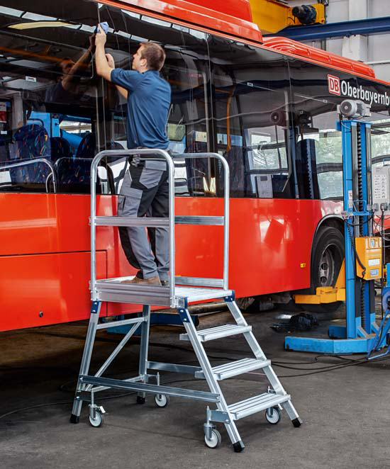 ZARGES Podesttreppe einseitig begehbar, SG-Stufen, Z600